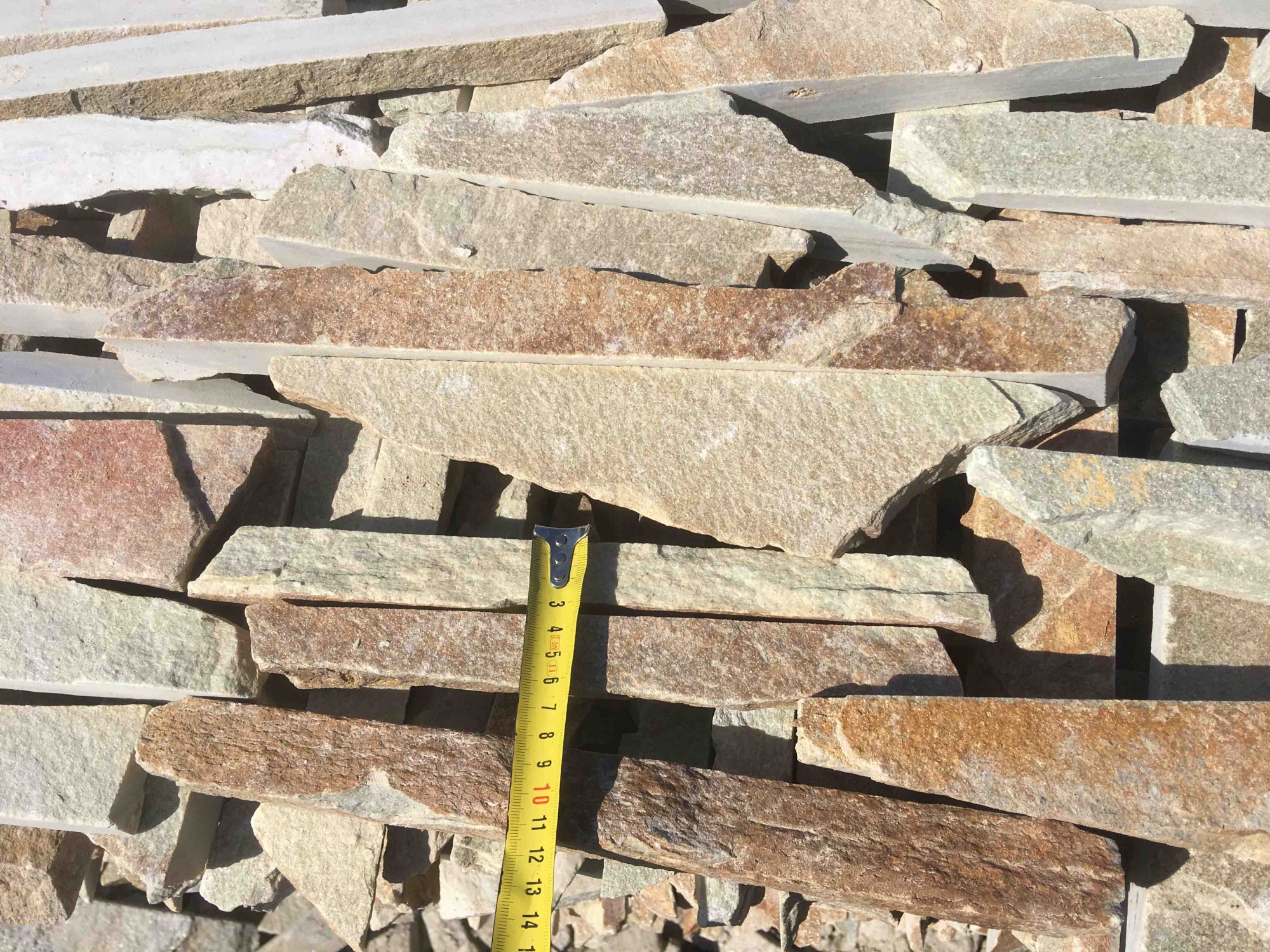 Горбушка златолит золотистый для облицовки купить в Алтайском край