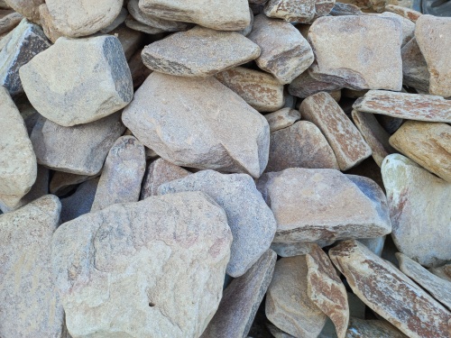 Златолит жёлтый, жёлто-зелёный глыбки и валуны для ланшафтного дизайна купить в Алтайском край