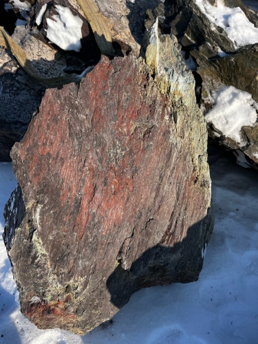 Ландшафтные глыбы красно-фиолетовые 200-1000 килограмм купить в Алтайском край