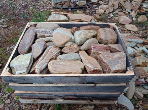 Златолит жёлтый, жёлто-зелёный глыбки и валуны для ланшафтного дизайна купить в Алтайском край