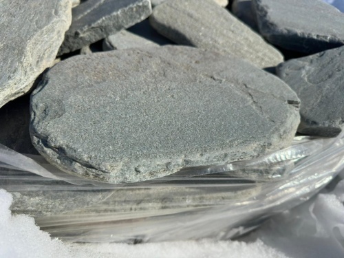 Плитняк златолит зелёный галтованный для мощения на бетон купить в Алтайском край