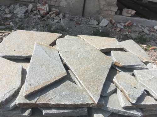 Златолит серебристый галтованный для лестниц купить в Алтайском край